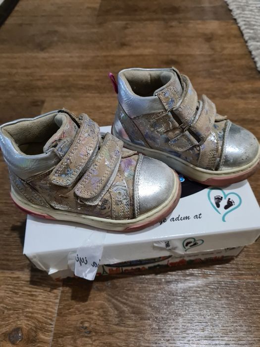 Продам сапожки осенние