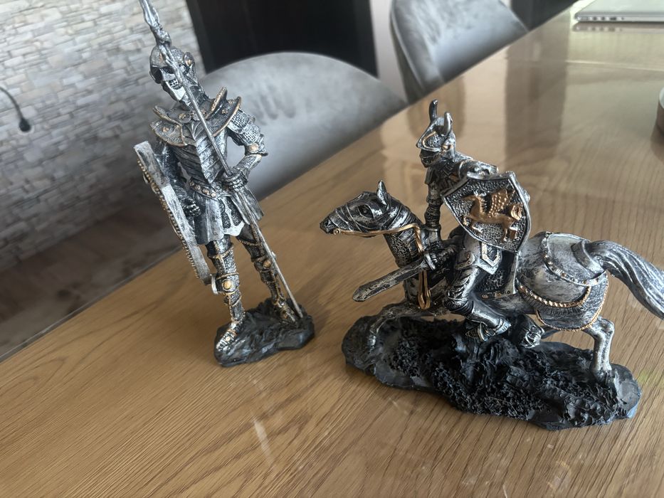 Декоративни статуетки на Рицари