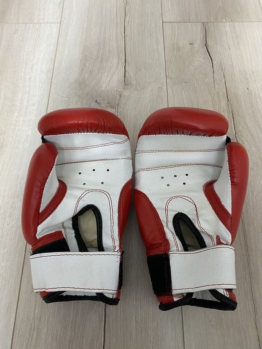 Боксерские перчатки