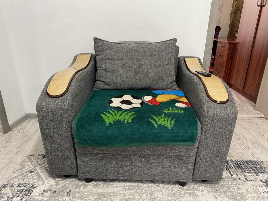 Продам дивам и кресло