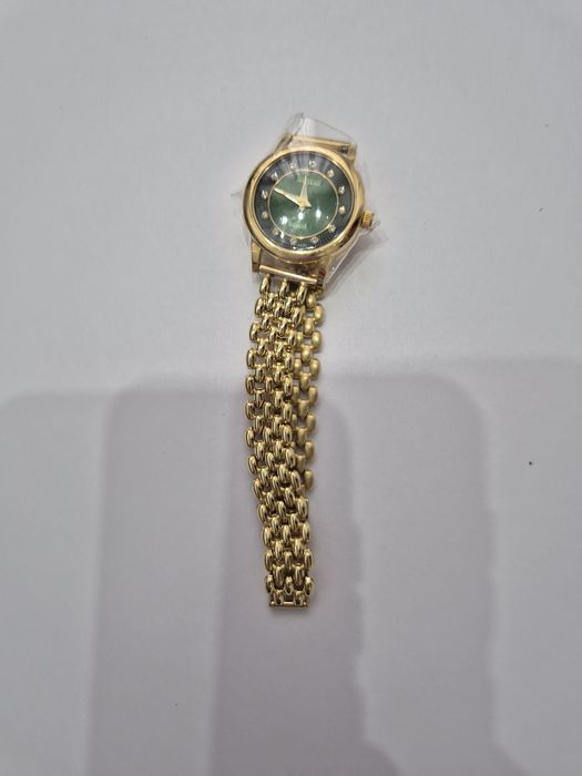 Продам золотой часы 750 пробы