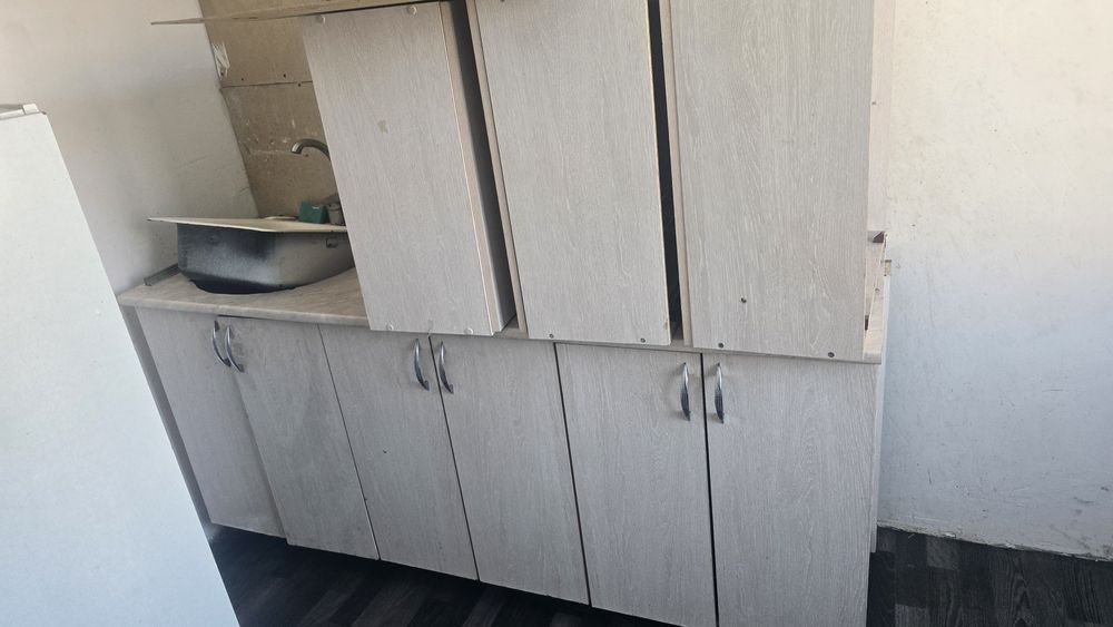 Продам гарнитур кухонный