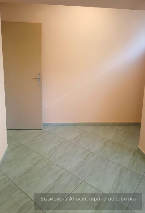 Тристаен апартамент  в гр.Варна, Колхозен пазар!