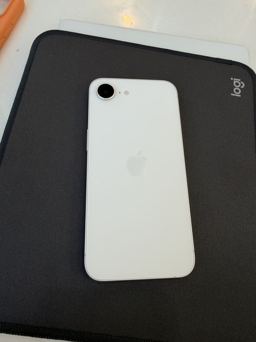 iPhone 17e 256Gb NanoSIM+eSIM белый