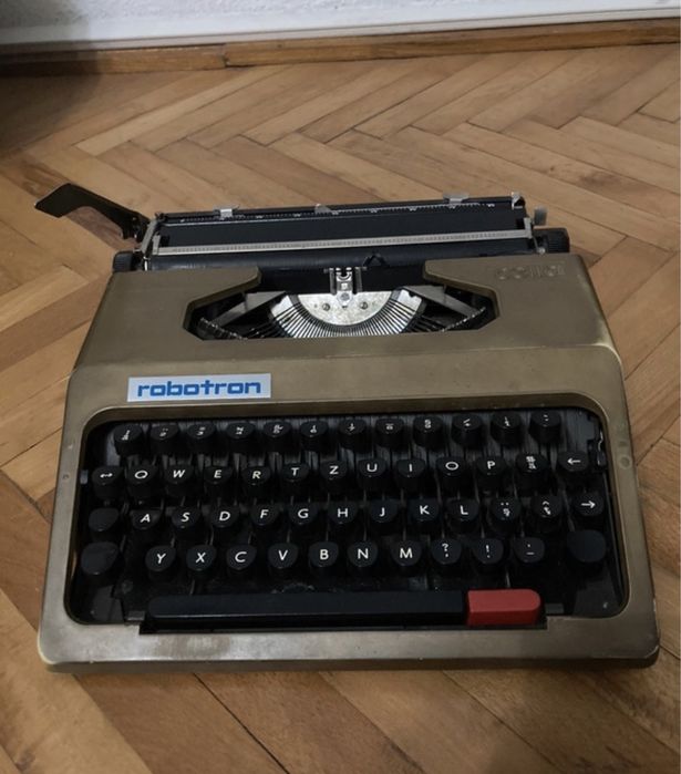 Masina de scris Robotron
