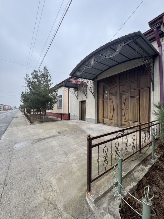 Каттедж сотилади.