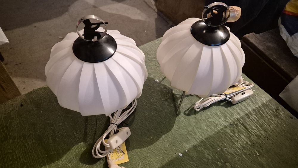 Настолни лампи за спалня