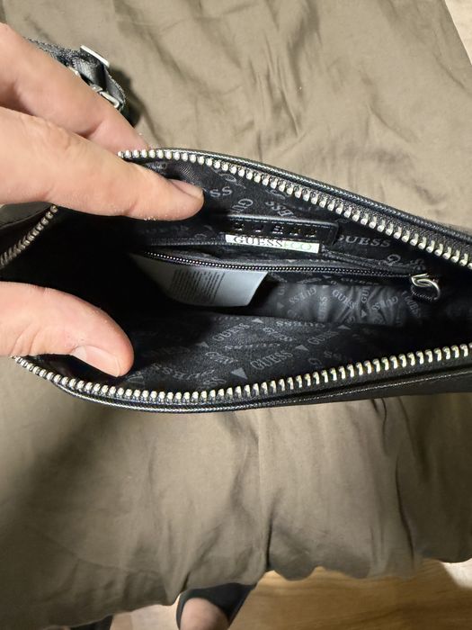 Мъжка чантичка GUESS