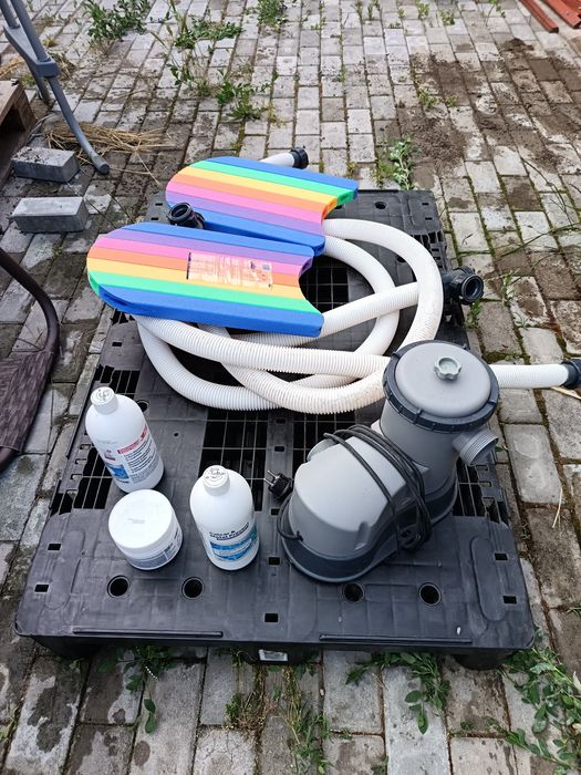 Vând piscină supraterană