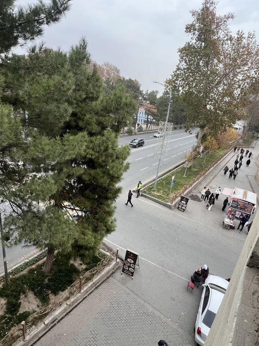 В аренду 3 комнатная квартира в центре Регистан