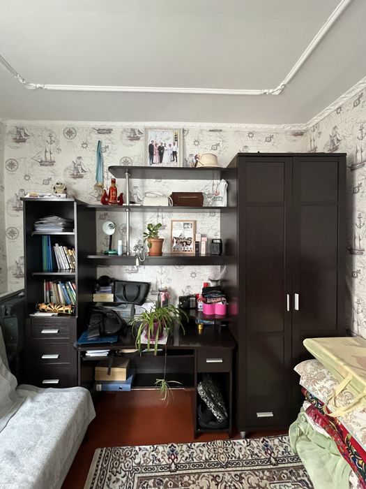 Компактная стенка со шкафом и компьютерным столом