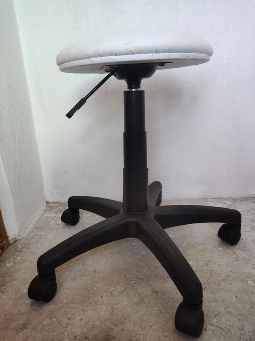 Продам стул для салона красоты