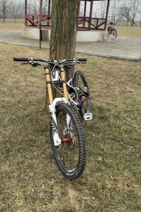 Vând specialized demo 8