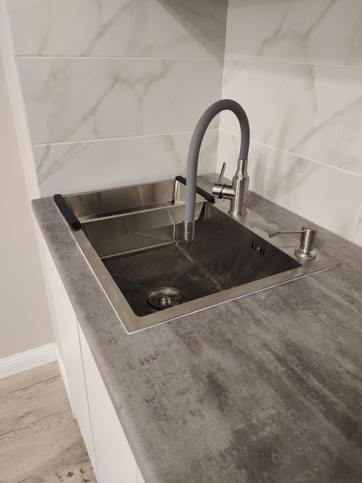 Сантехник. Замена установка раковины ванны унитаза душевой кабины.