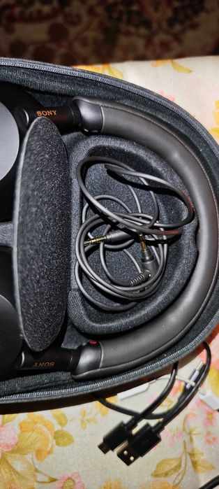 Продавам Безжични слушалки с микрофон Sony WH-1000XM5, ANC