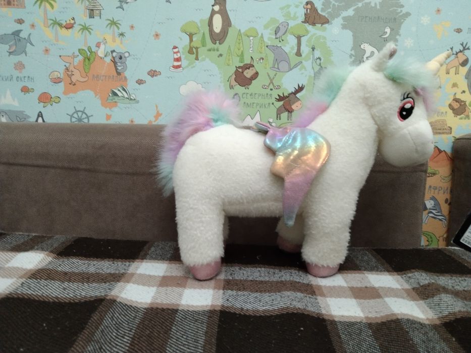 Единорог с крыльями