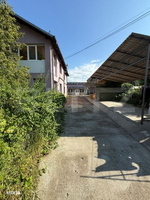 Casa P+1+M, 197 mp, teren 2.714 mp, zona Pucioasa