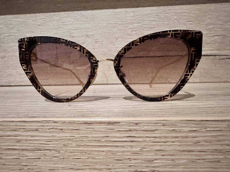 Слънчеви очила FENDI