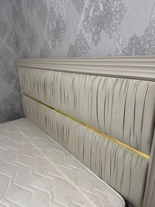 Продаётся спальный гарнитур