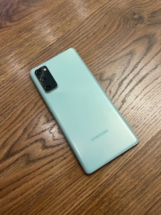 Samsung galaxy S20 FE 128 Gb