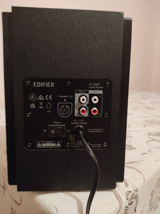 Edifier r1700bt xolati deyarli yangi