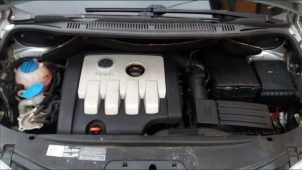 Gura grila ventilatie bord centrala vw touran 2.0 tdi 136 cp azv