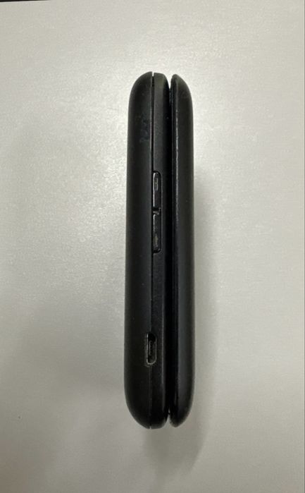 • Кнопочный телефон Samsung Gusto 3 (Verizon) б/у,в хорошем состоянии