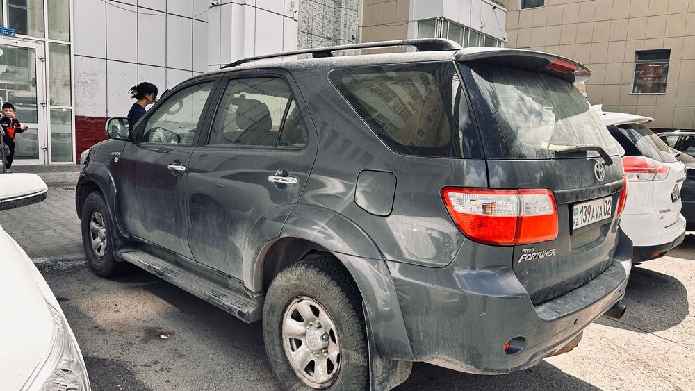 Тойота фортунер 2010