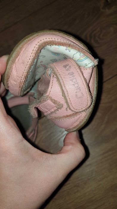 Pantofi din piele cu unicorn 15 cm si pantofi LC Waikiki marimea 24