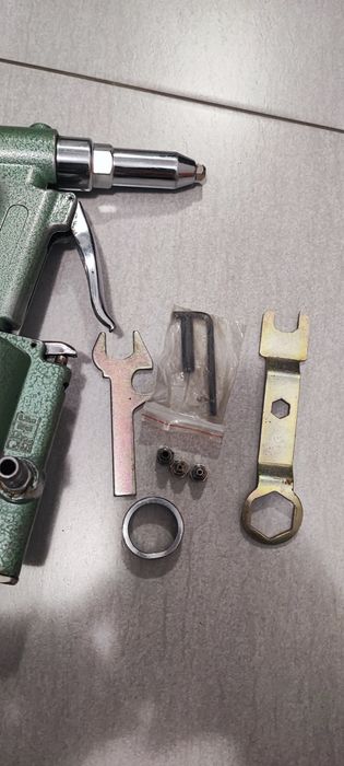 Pistol de nituri popnituri jonesway profesional integral metalic .