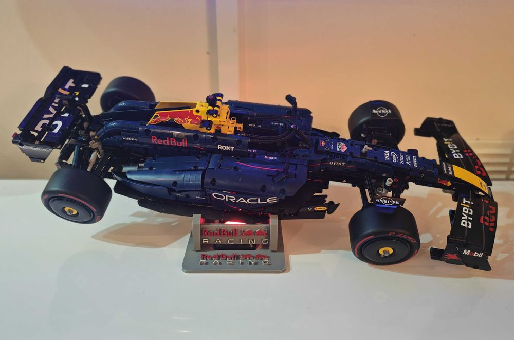 Stand expunere LEGO Technic Ferrari, Bugatti, Lamborghini, McLaren, F1