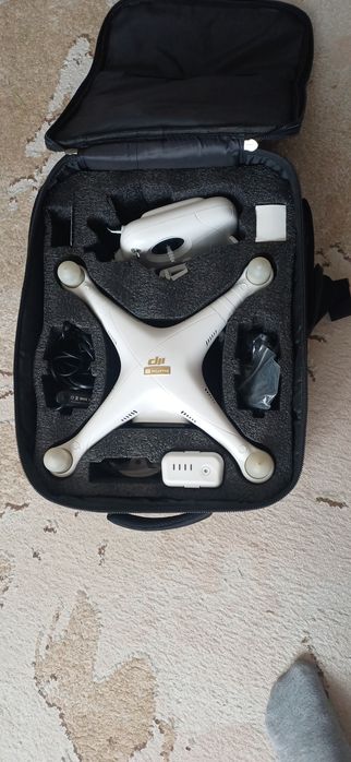 Продам DJI Phantom 3 SE в хорошем состоянии.