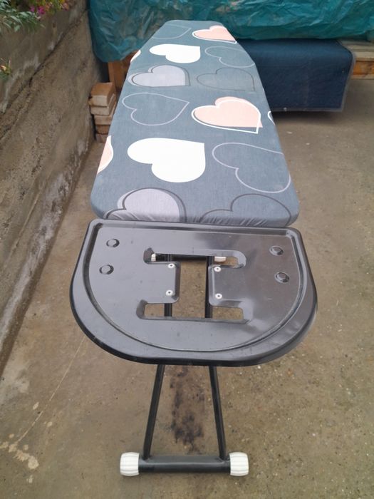 Dazmol stoli zudlik bilan sotiladi!