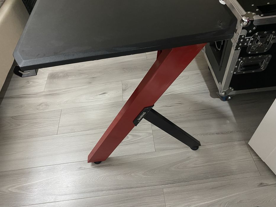 Игровой стол Gamedias