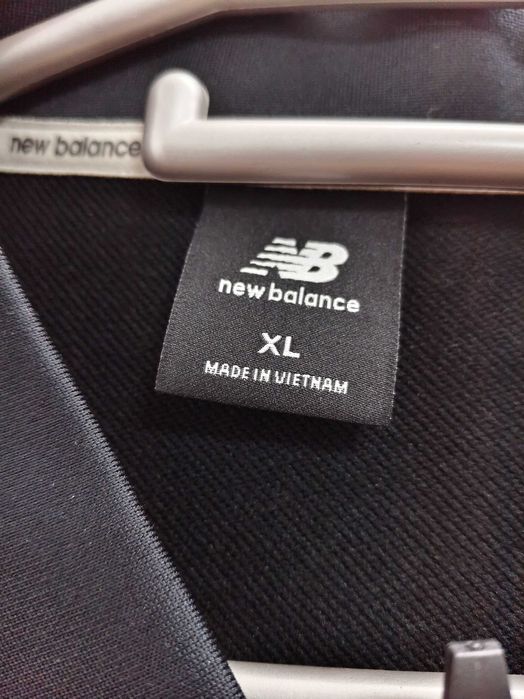 Новый бомбер New Balance