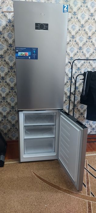 Холодильник  состояние новое