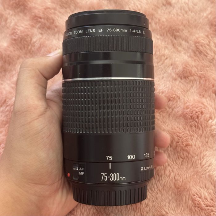 Canon Eos 2000d.