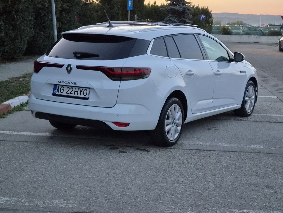 RENAULT Megane 2022 — imagine 4
