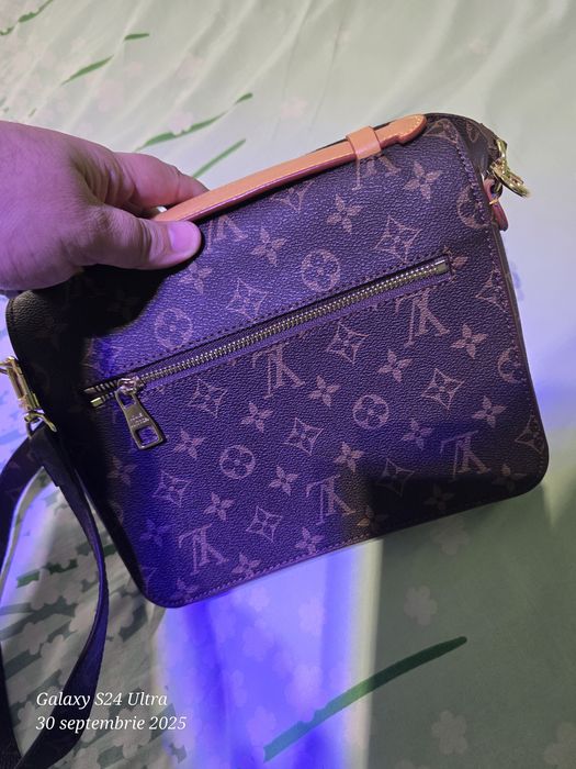 Geanta Louis Vuitton 200lei
