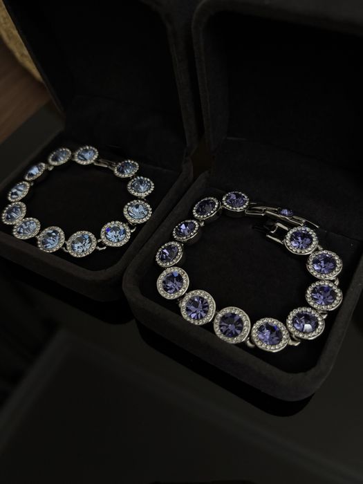 Браслет с камнями “Swarovski”.