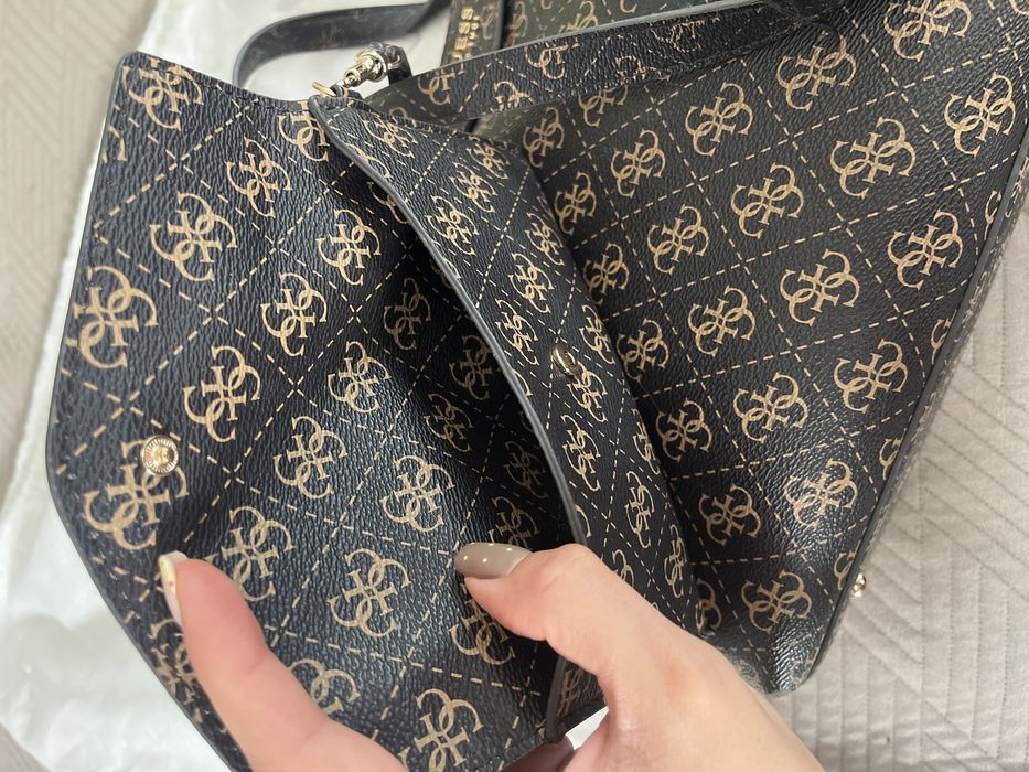Дамска Чанта Guess
