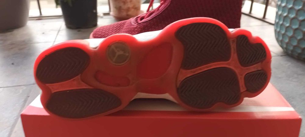 Air Jordans 11 Retro Low In Red