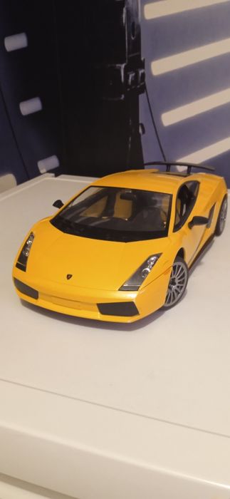 Машина на радиоуправлении Laborghini .