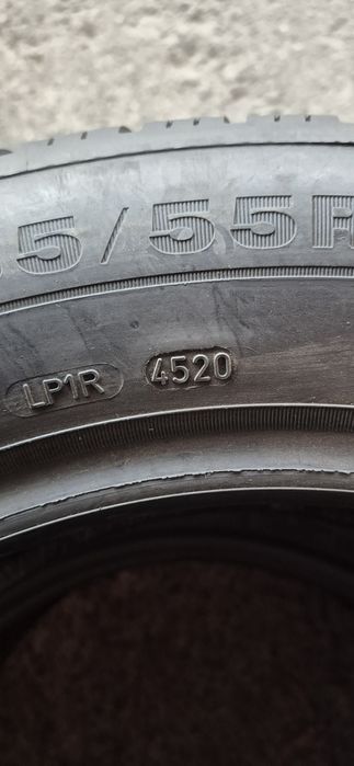 4 anvelope iarna ca si noi Dunlop 235/55/17.Pretul este pe bucata