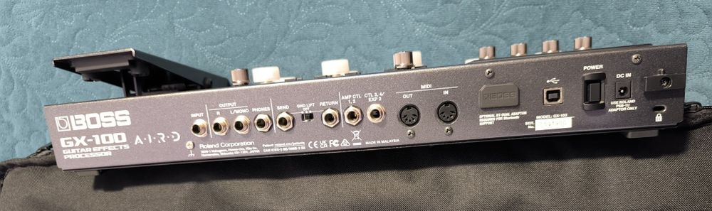 Procesor  chitară electrică/bass – BOSS GX-100 + Accesorii