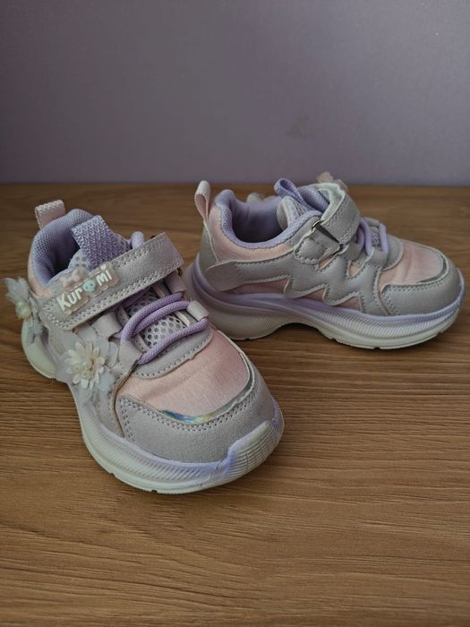 Продам кросовки на девочку