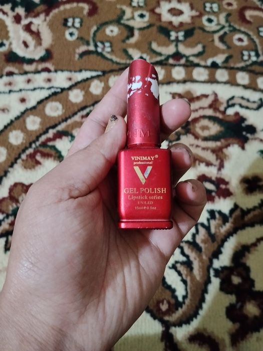 Gel laklar sotiladi