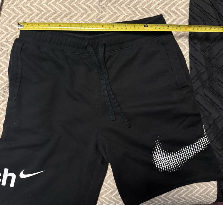 Nike Swoosh къси панталони