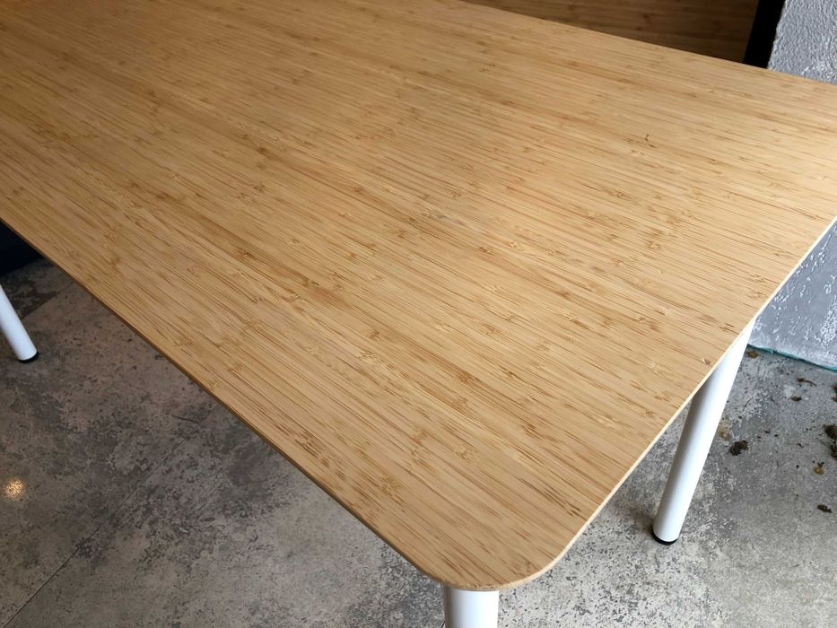 Маса (бюро) IKEA Anfallare с бели крака