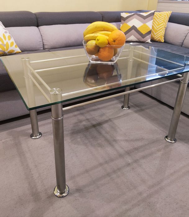 Маса и табуретки